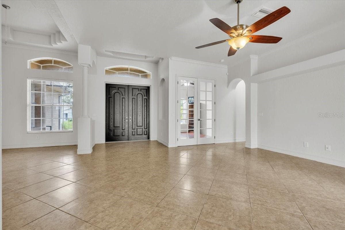 2441 STAVER STREET — photo 5 of 47