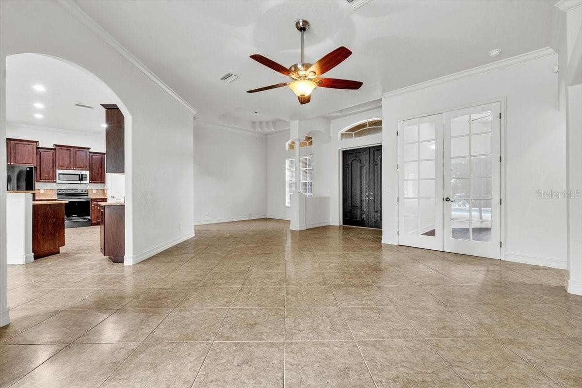 2441 STAVER STREET — photo 3 of 47