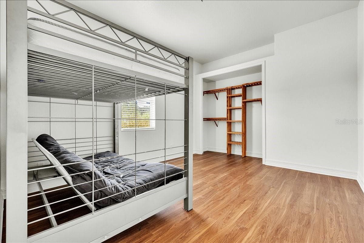 2441 STAVER STREET — photo 32 of 47