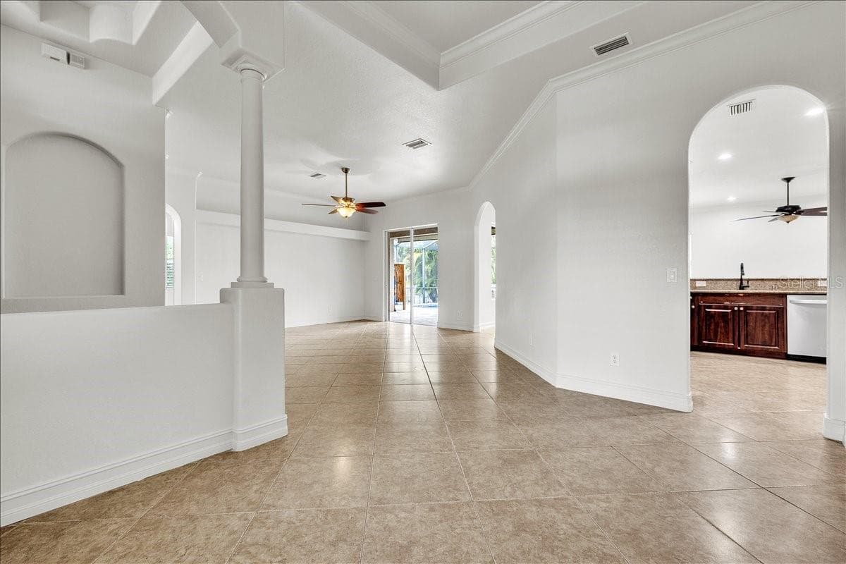 2441 STAVER STREET — photo 7 of 47
