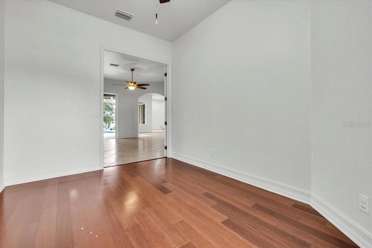 2441 STAVER STREET — photo 28 of 47