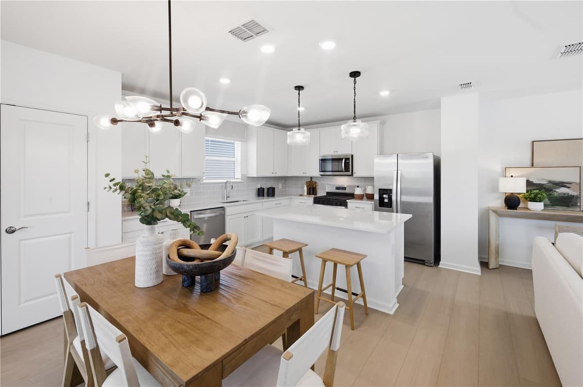 805 BALLEBY TRAIL — photo 4 of 19