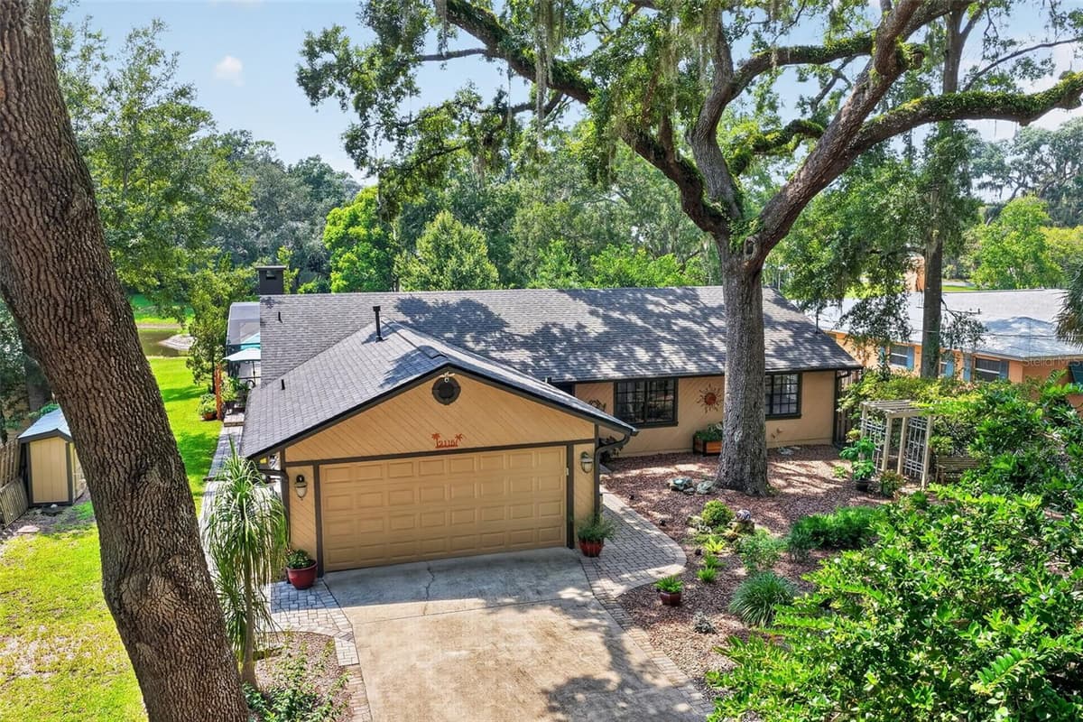 2115 SUZANNE DRIVE — photo 38 of 47