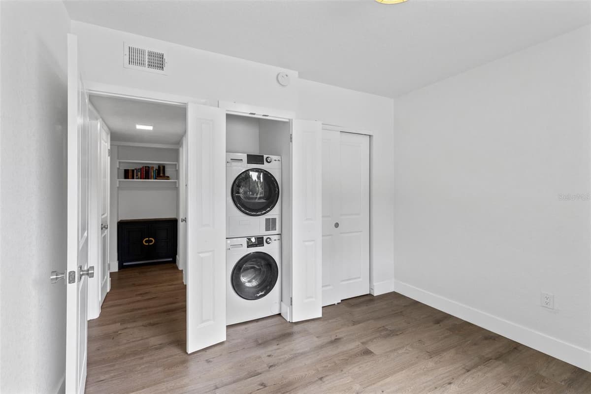 1140 ORLANDO AVENUE — photo 19 of 27