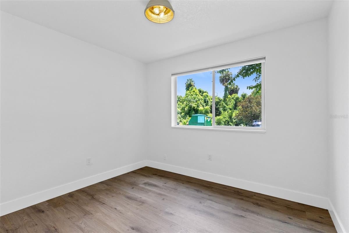 1140 ORLANDO AVENUE — photo 17 of 27