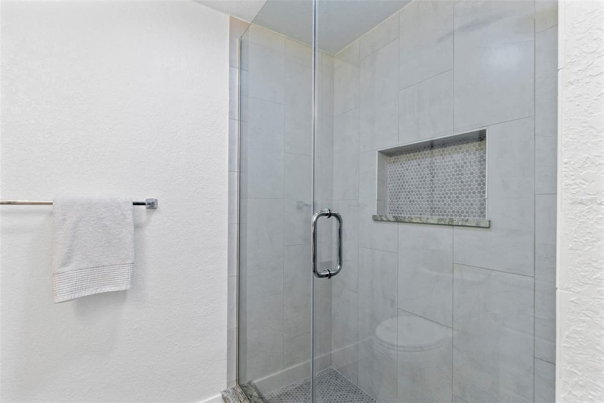 1140 ORLANDO AVENUE — photo 16 of 27