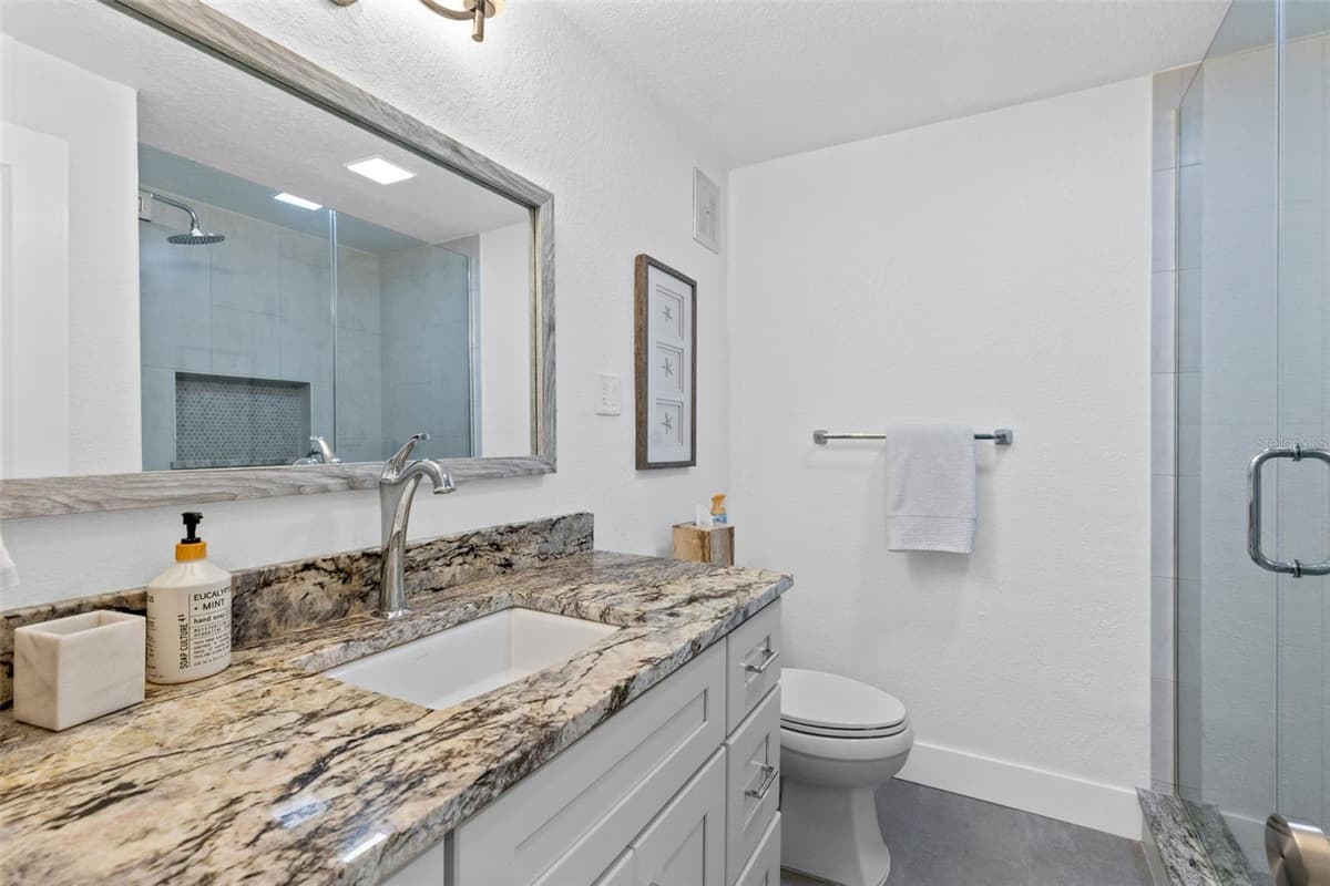 1140 ORLANDO AVENUE — photo 15 of 27