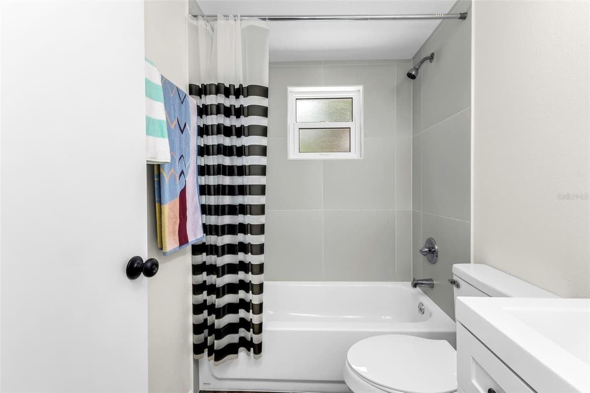 1032 ELAINE STREET — photo 14 of 30