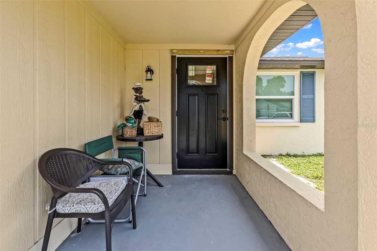 1032 ELAINE STREET — photo 3 of 30