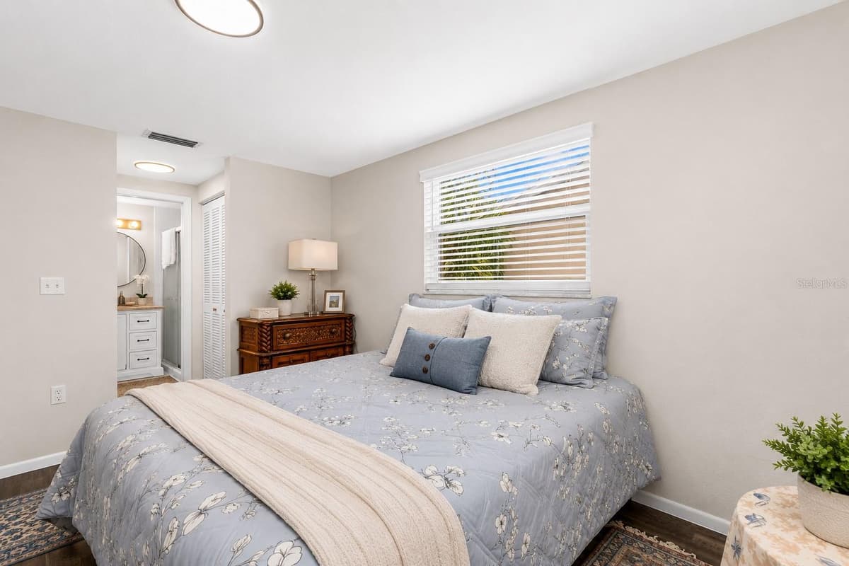 1032 ELAINE STREET — photo 16 of 30