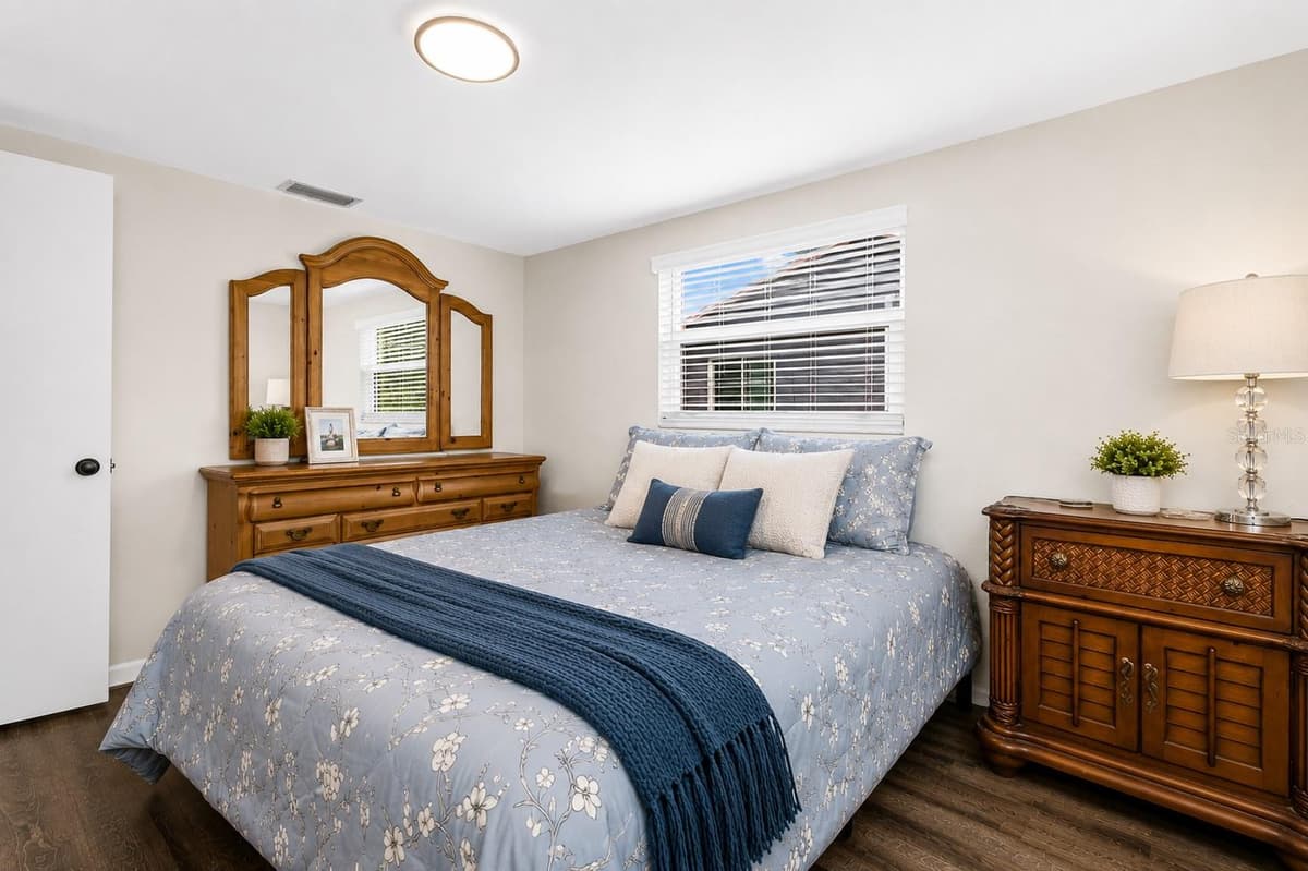 1032 ELAINE STREET — photo 12 of 30