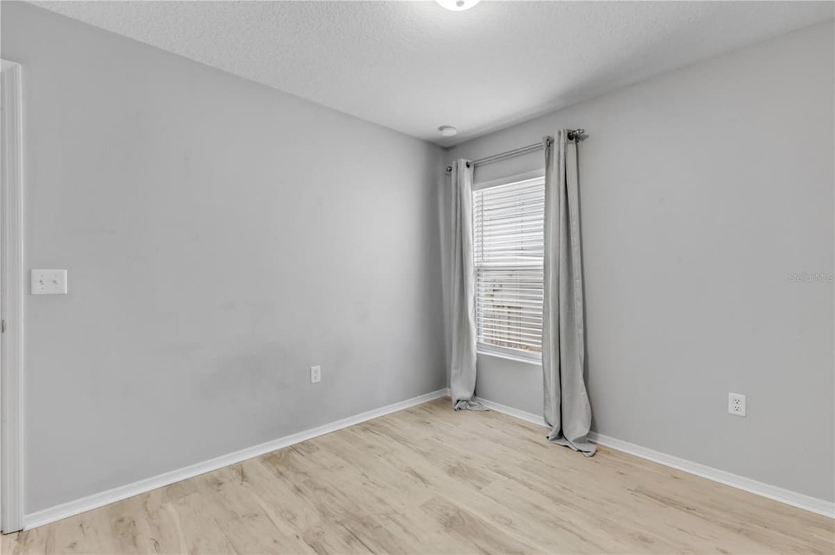 550 AEOLIAN DRIVE — photo 37 of 59