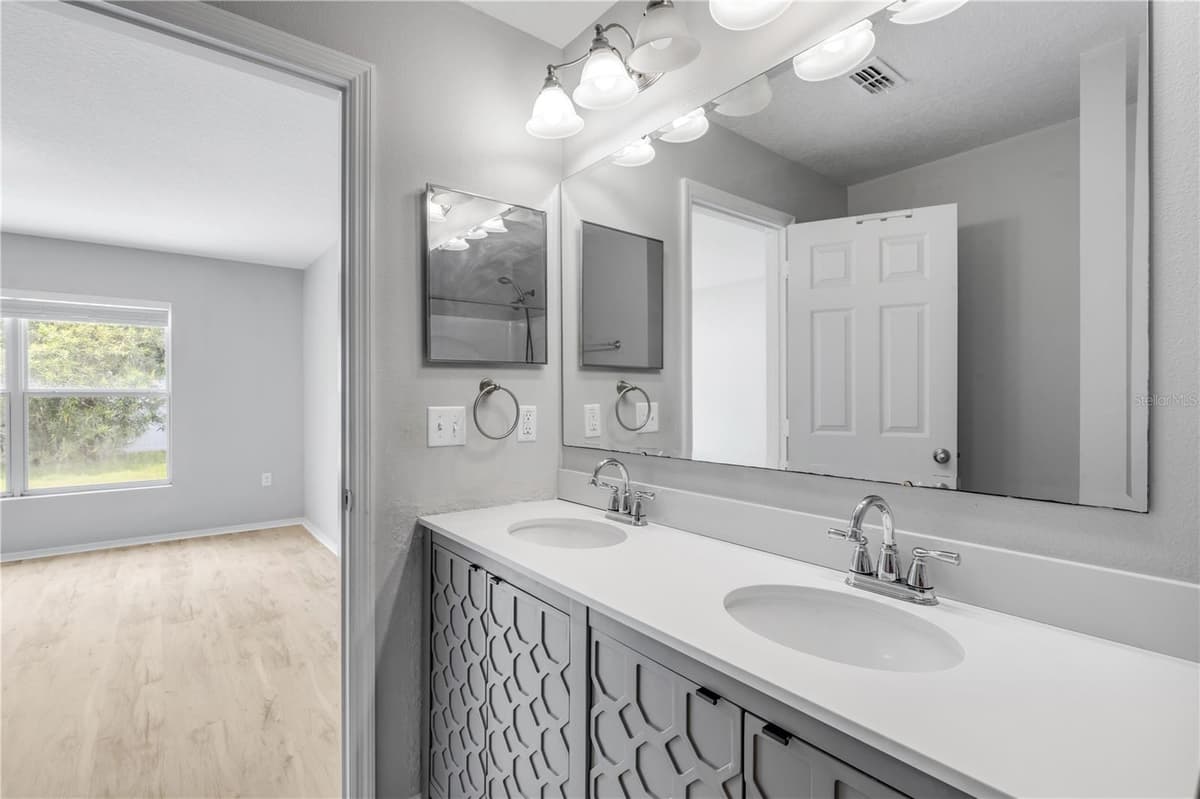 550 AEOLIAN DRIVE — photo 29 of 59