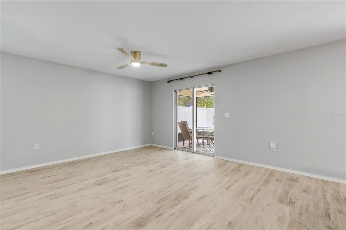 550 AEOLIAN DRIVE — photo 15 of 59