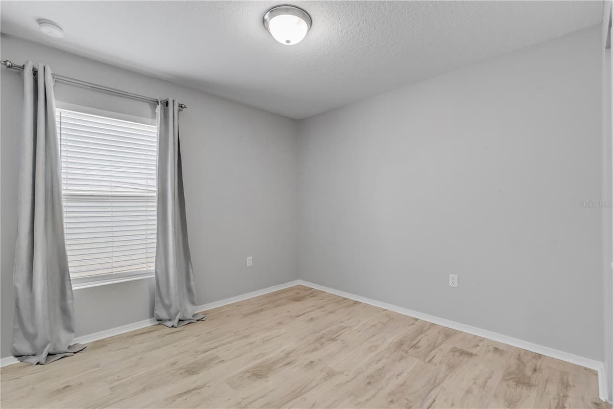 550 AEOLIAN DRIVE — photo 35 of 59