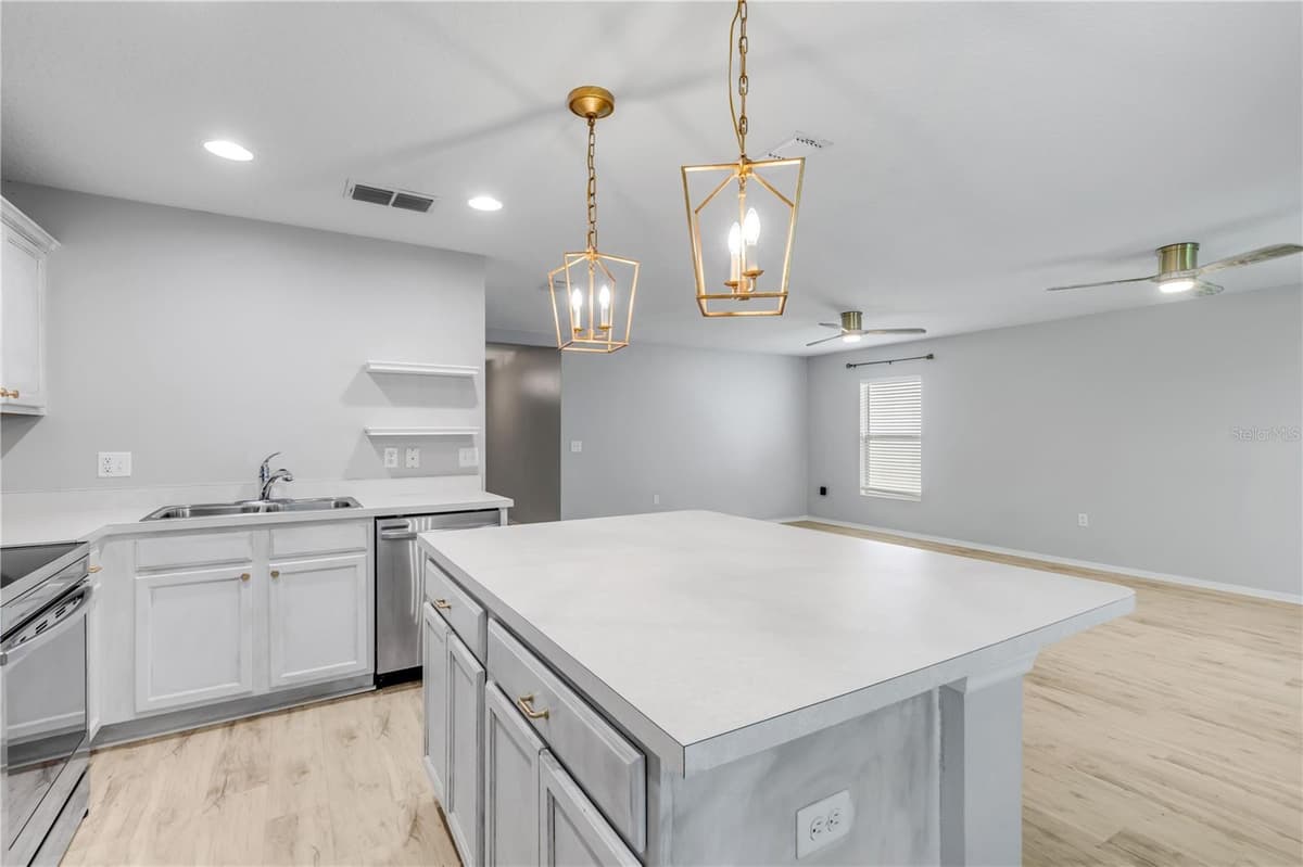 550 AEOLIAN DRIVE — photo 22 of 59