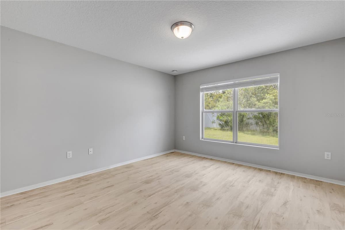 550 AEOLIAN DRIVE — photo 27 of 59