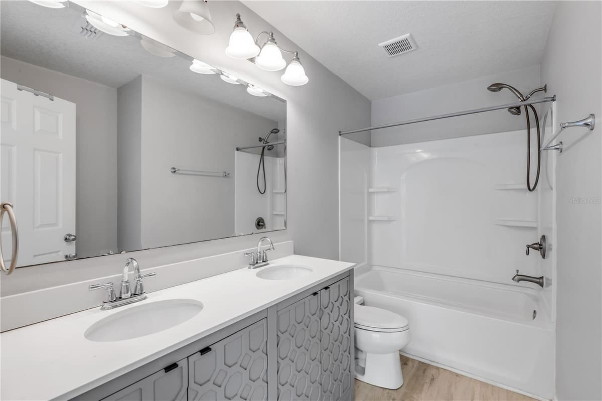 550 AEOLIAN DRIVE — photo 28 of 59