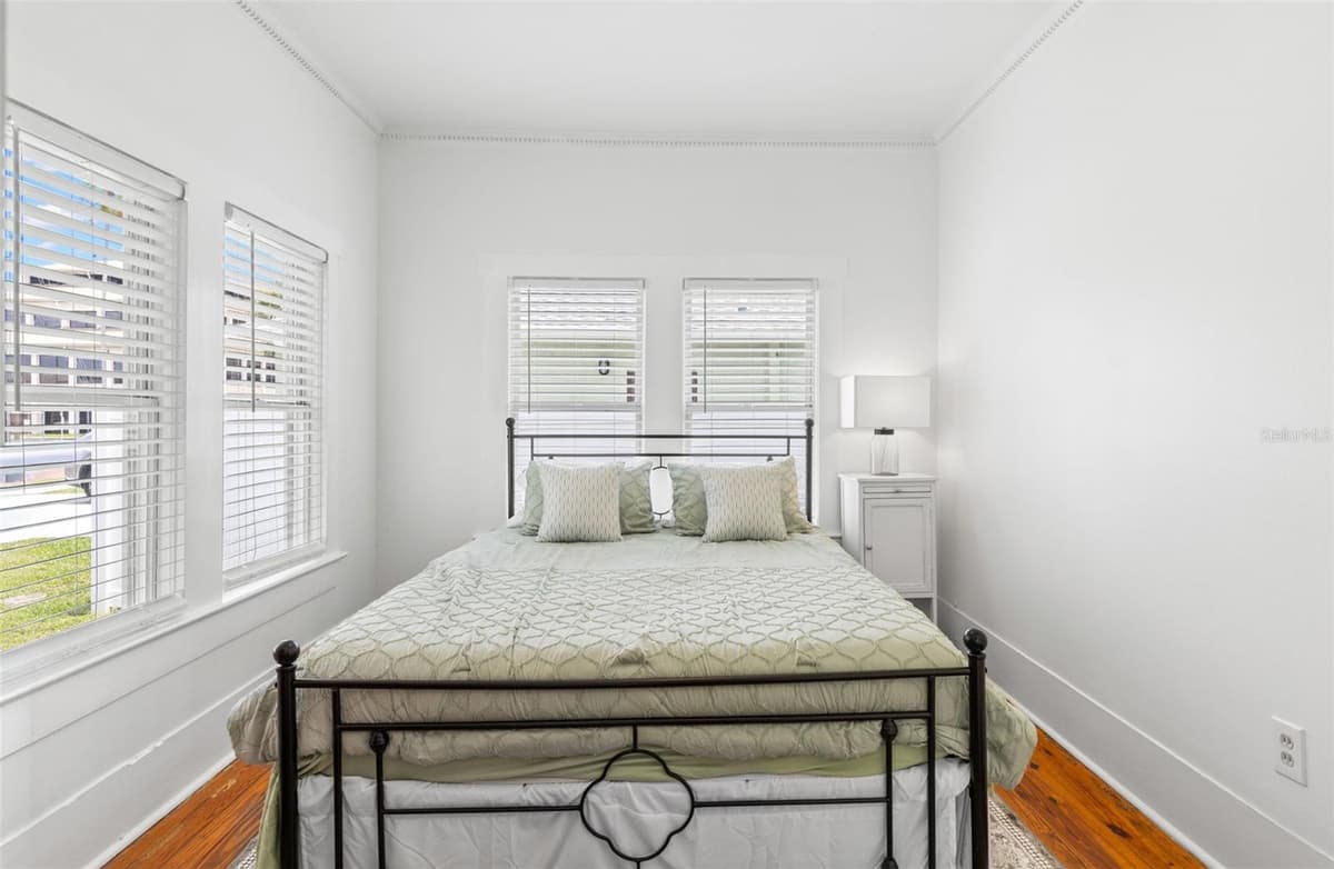 605 3RD AVENUE — photo 7 of 30