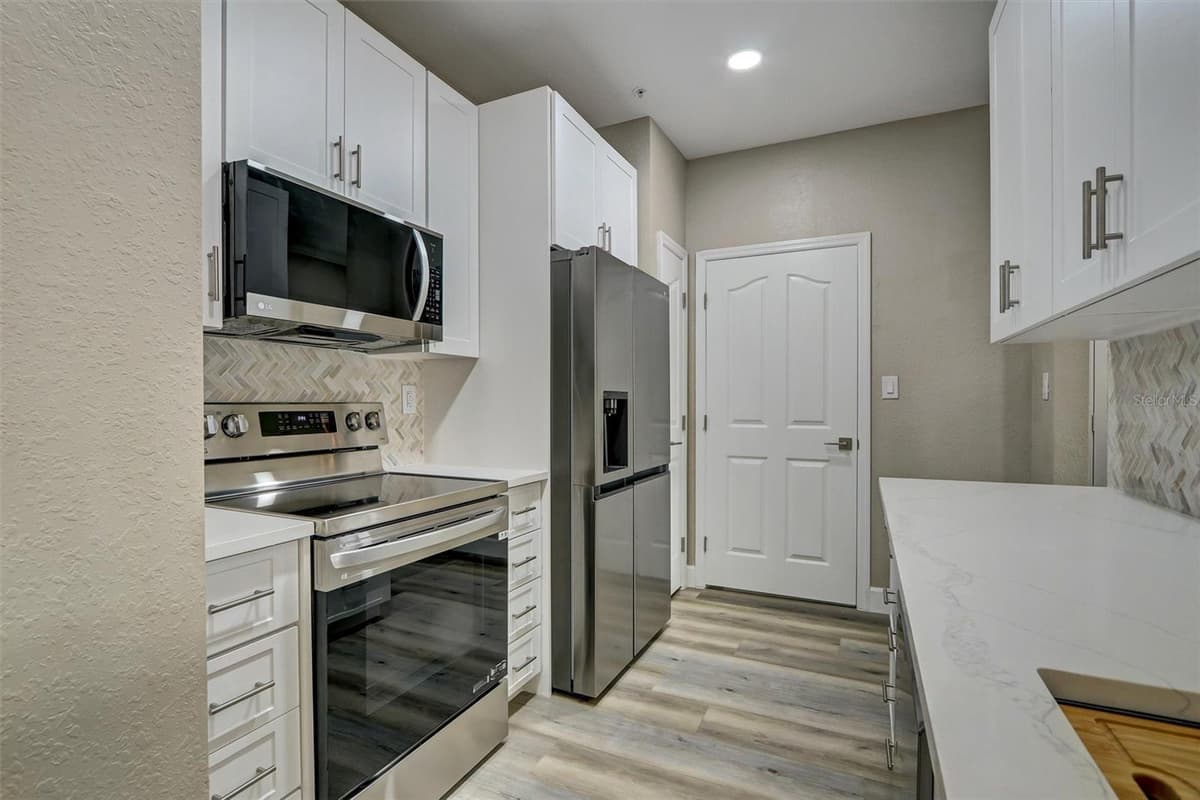 5000 CULBREATH KEY WAY — photo 16 of 73