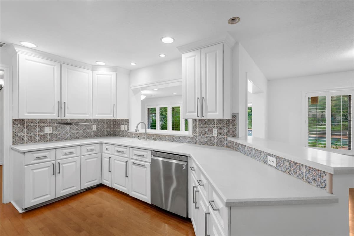 6663 DATE PALM AVENUE — photo 3 of 34
