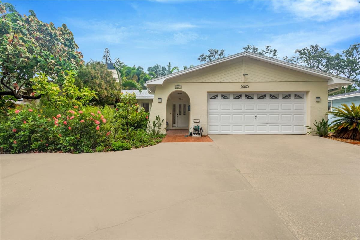 6663 DATE PALM AVENUE — photo 1 of 34