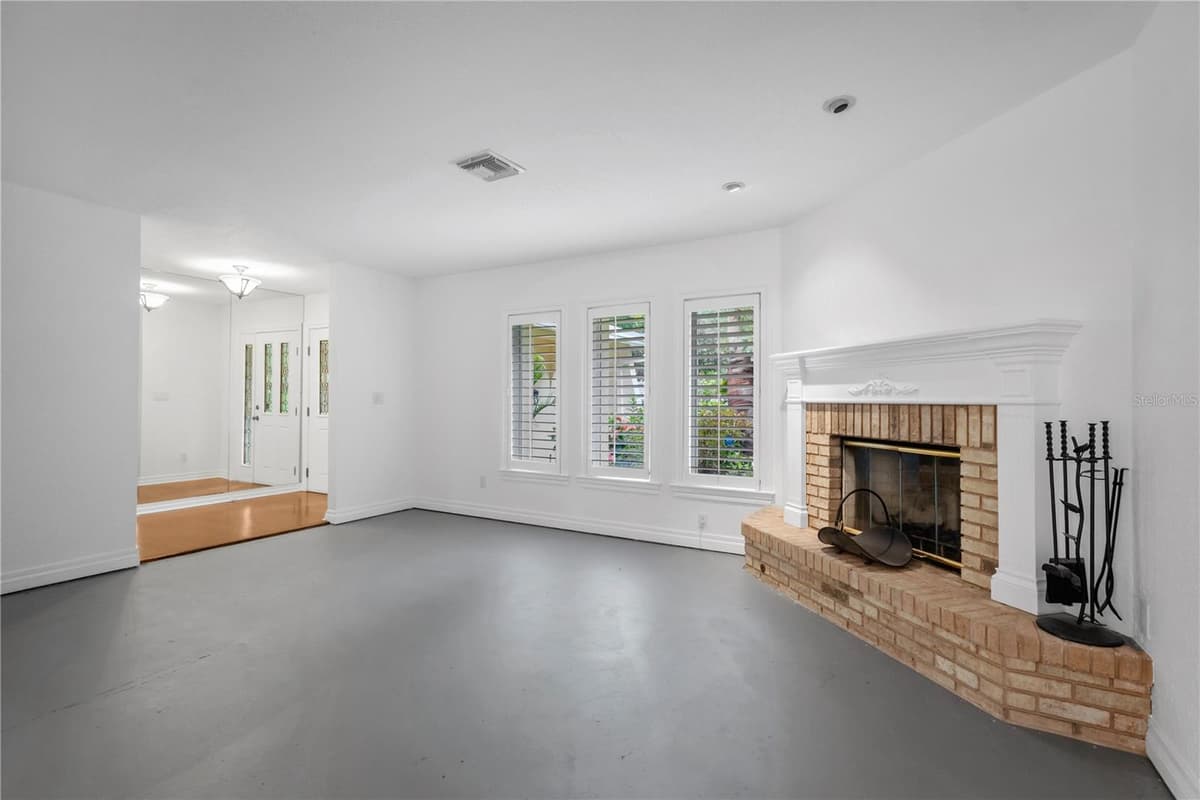 6663 DATE PALM AVENUE — photo 10 of 34