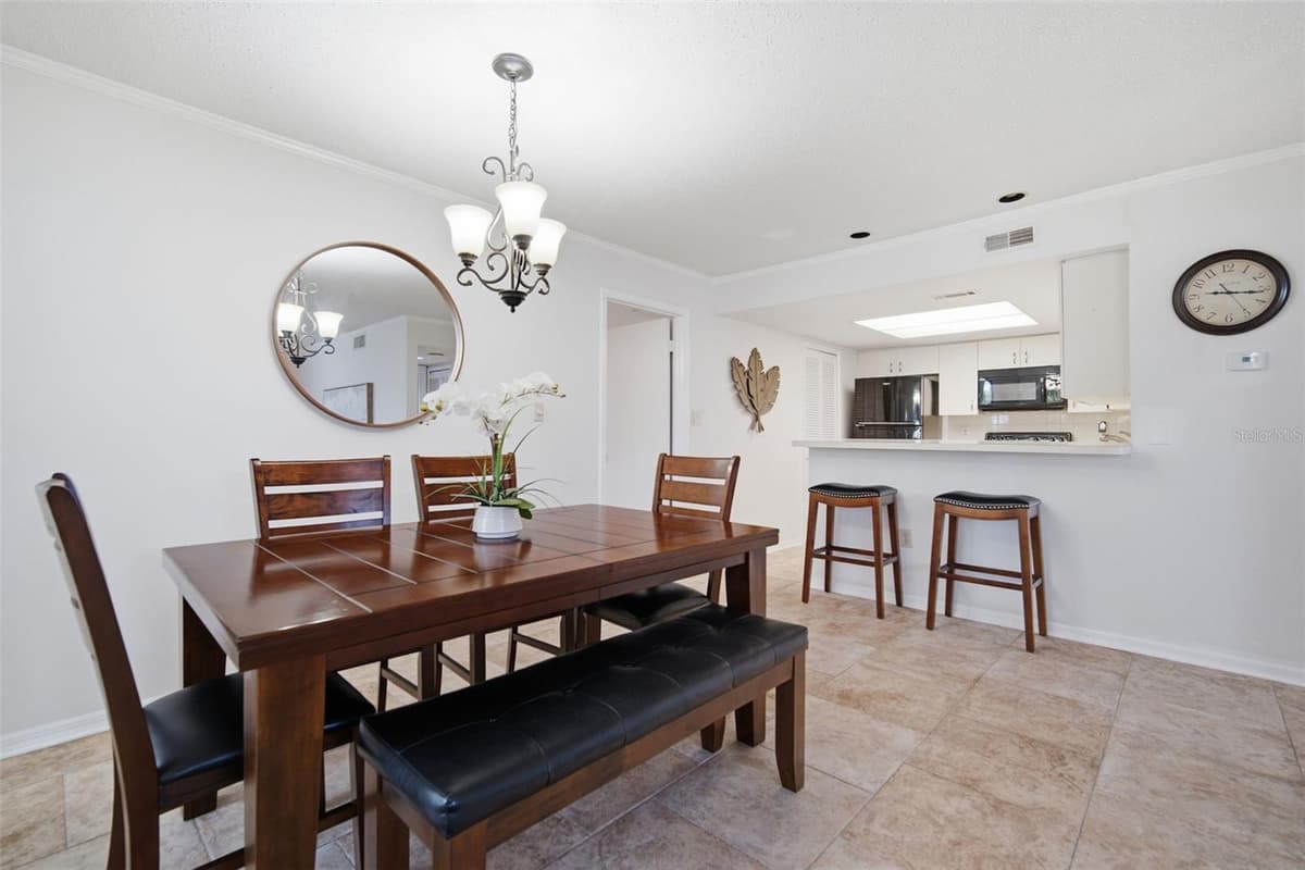 8350 SAVANNAH TRACE CIRCLE — photo 12 of 49