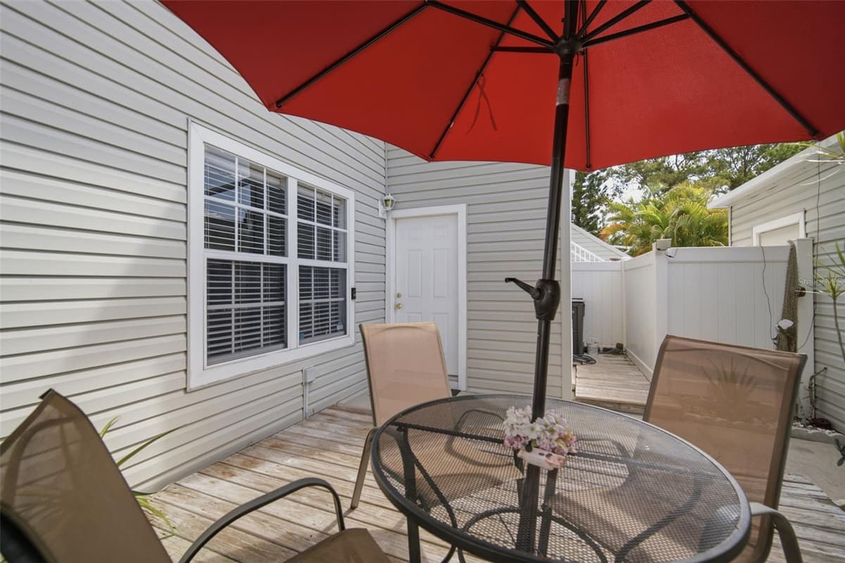 8350 SAVANNAH TRACE CIRCLE — photo 7 of 49