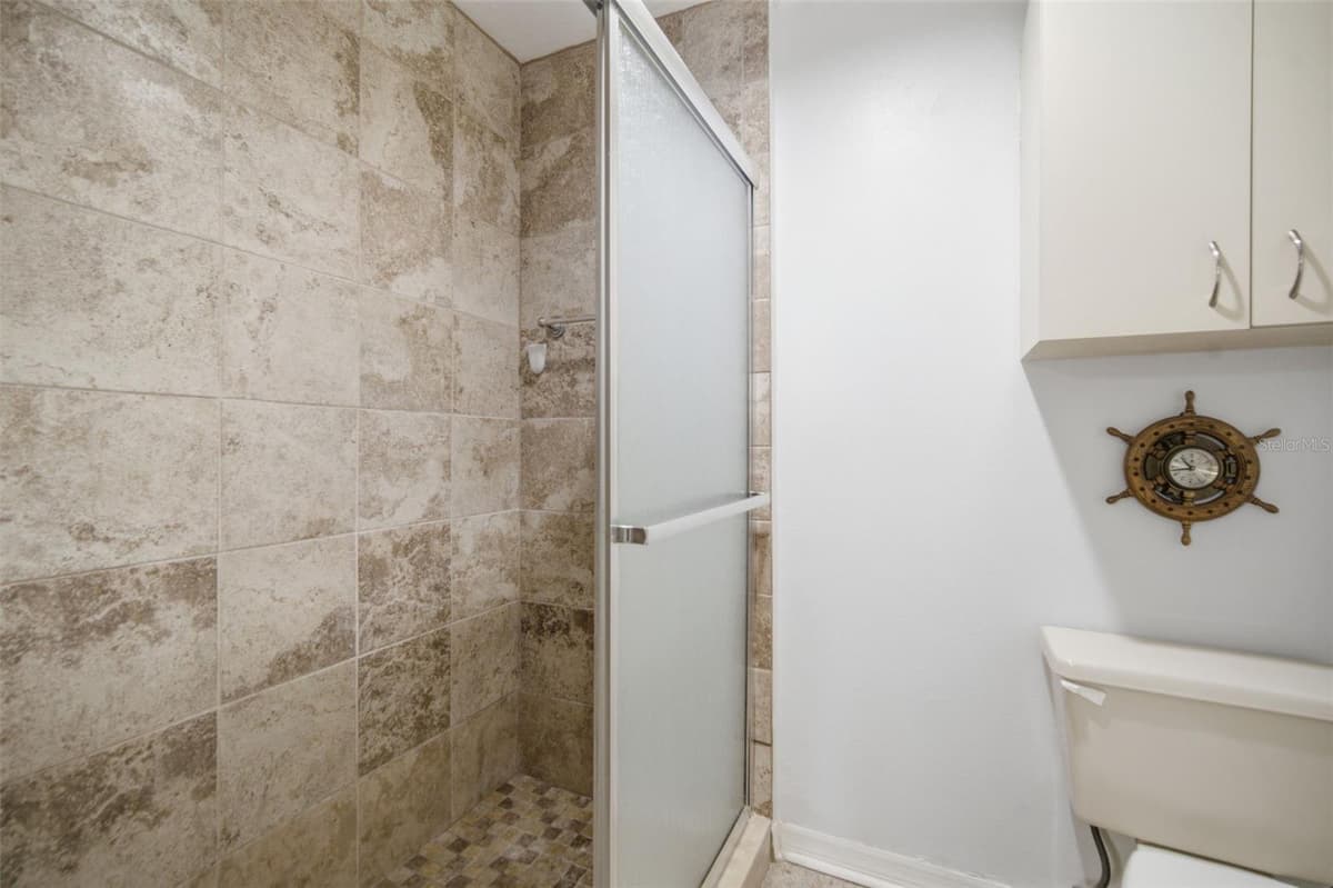 8350 SAVANNAH TRACE CIRCLE — photo 29 of 49