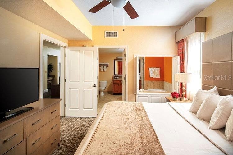 12544 FLORIDAYS RESORT DRIVE — photo 12 of 38