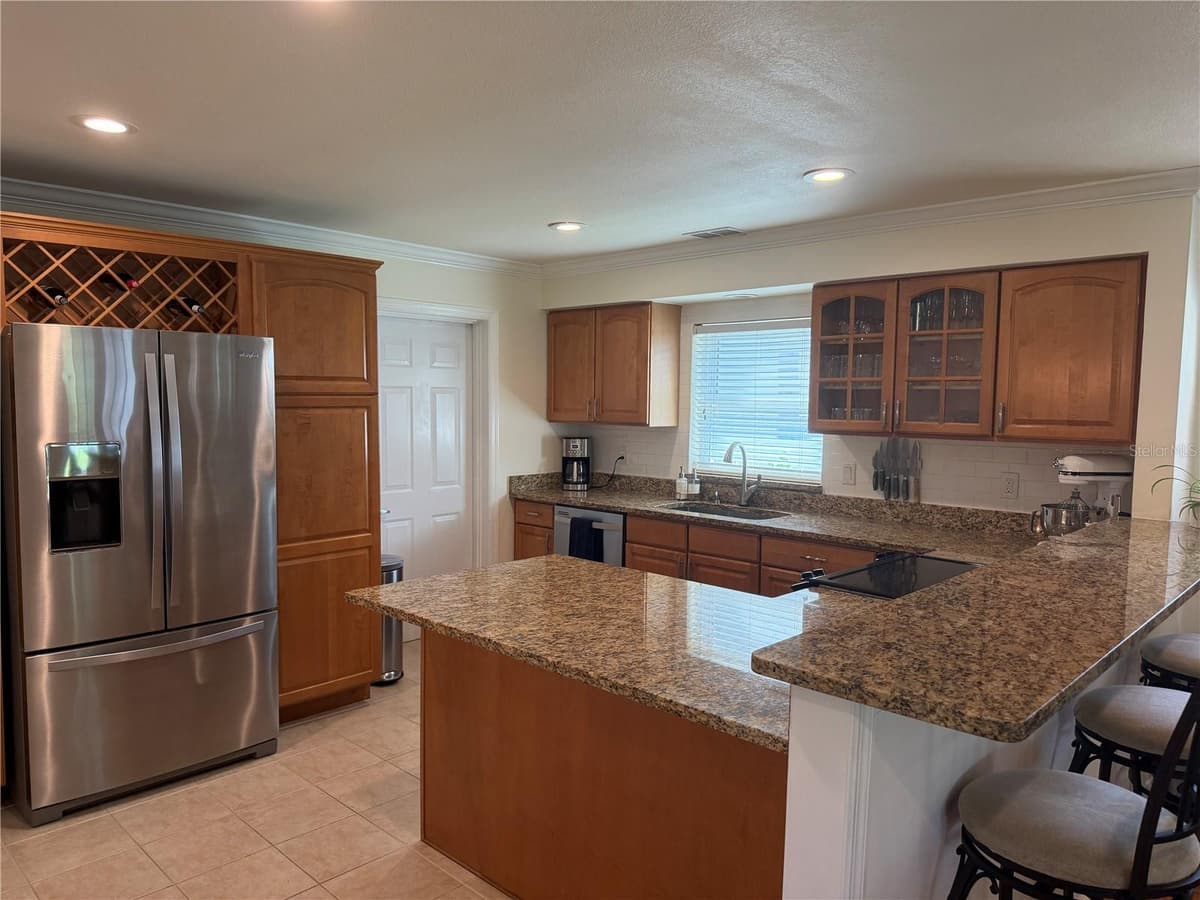 810 SWEETBRIAR ROAD — photo 9 of 28