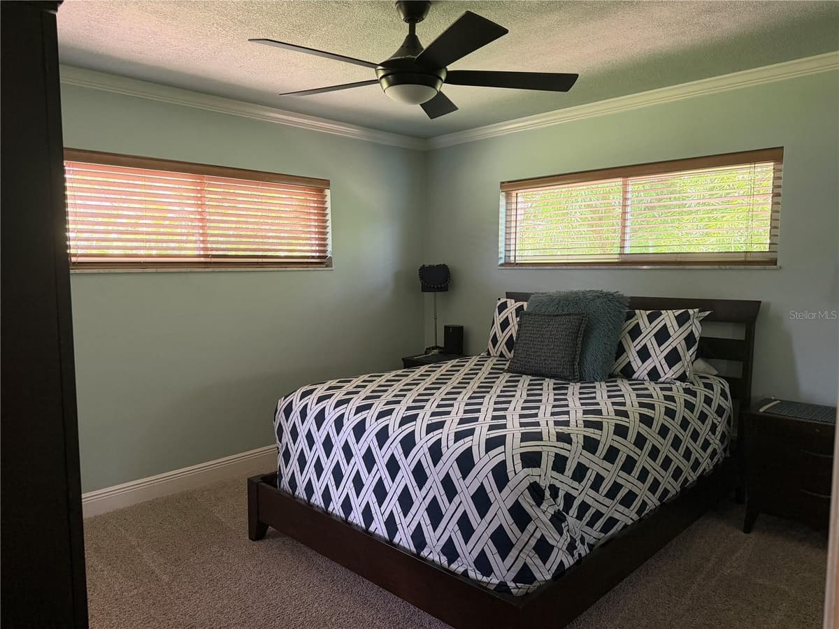810 SWEETBRIAR ROAD — photo 15 of 28