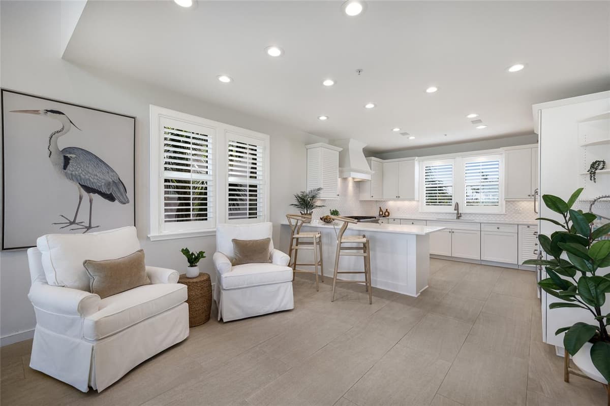585 BUTTONWOOD BAY DRIVE — photo 10 of 70