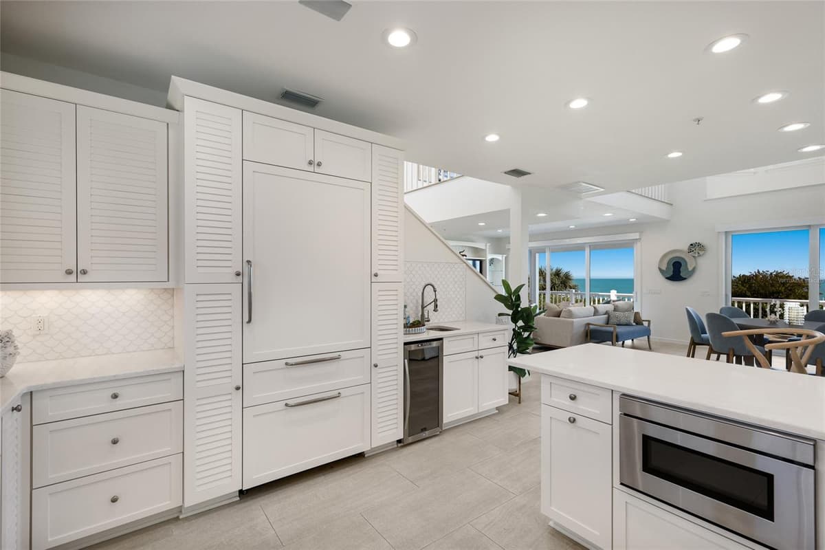 585 BUTTONWOOD BAY DRIVE — photo 13 of 70