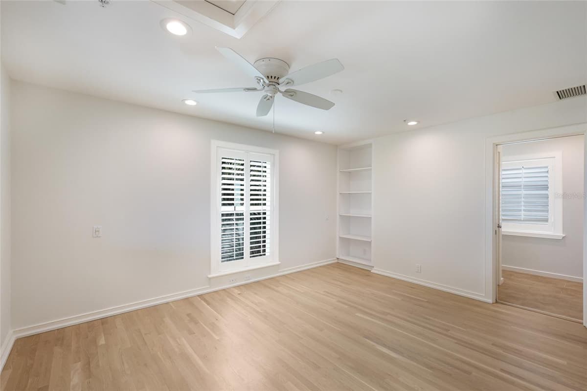 585 BUTTONWOOD BAY DRIVE — photo 28 of 70
