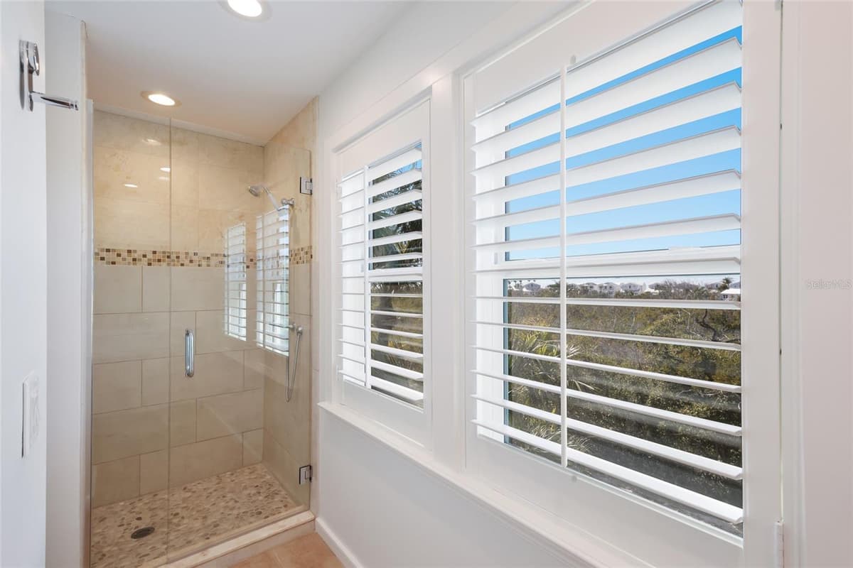 585 BUTTONWOOD BAY DRIVE — photo 31 of 70