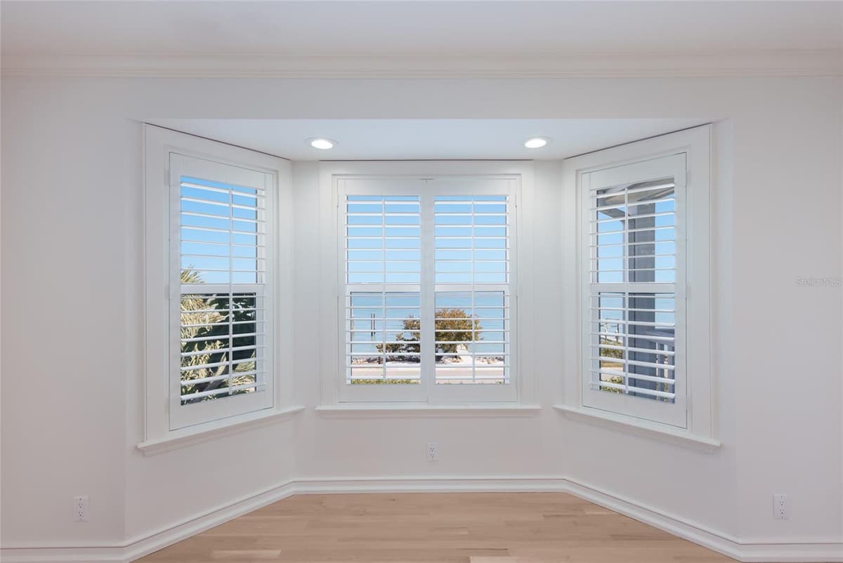 585 BUTTONWOOD BAY DRIVE — photo 34 of 70