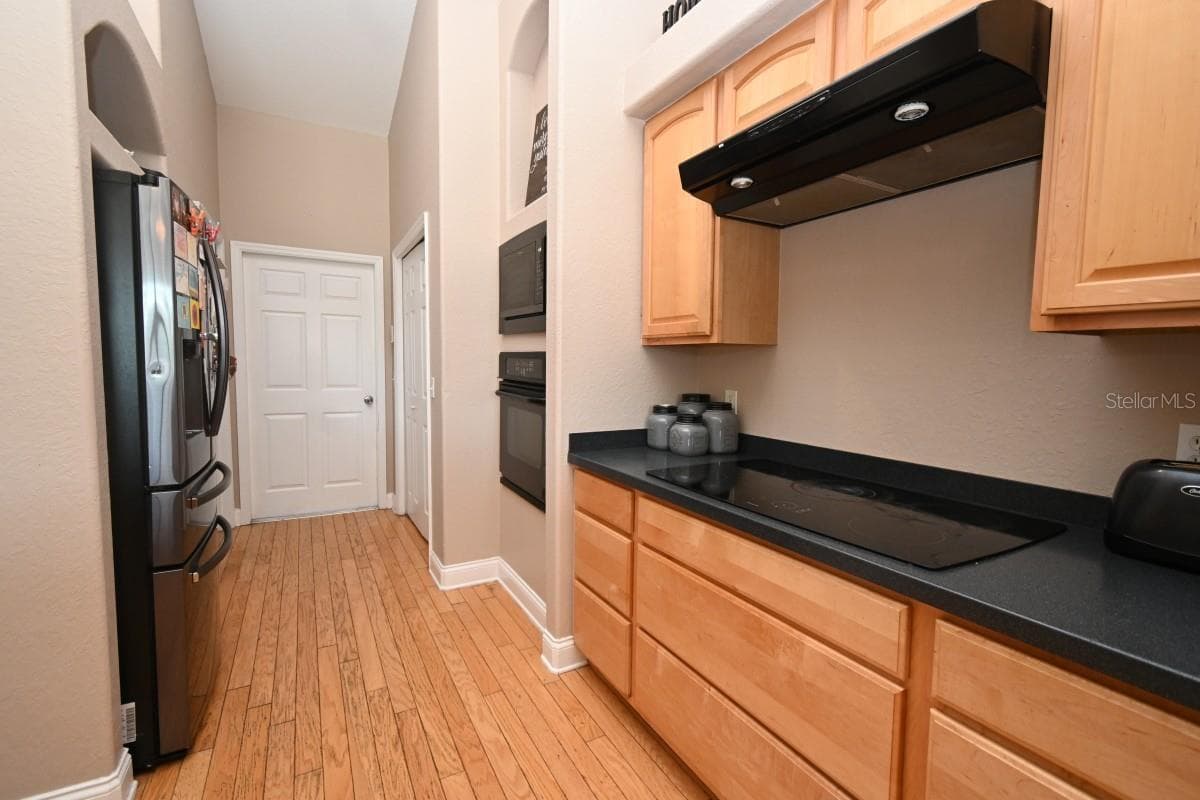 12106 PALM STREET — photo 10 of 36