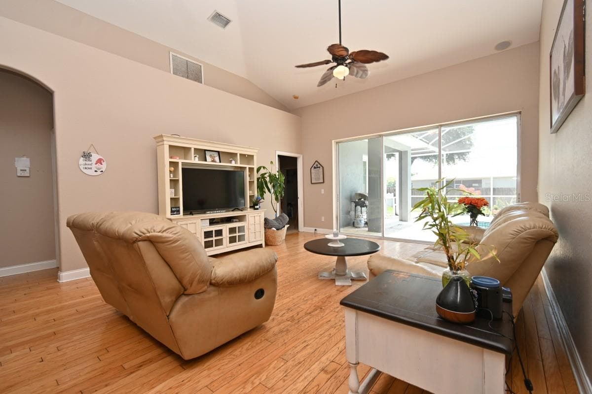 12106 PALM STREET — photo 11 of 36