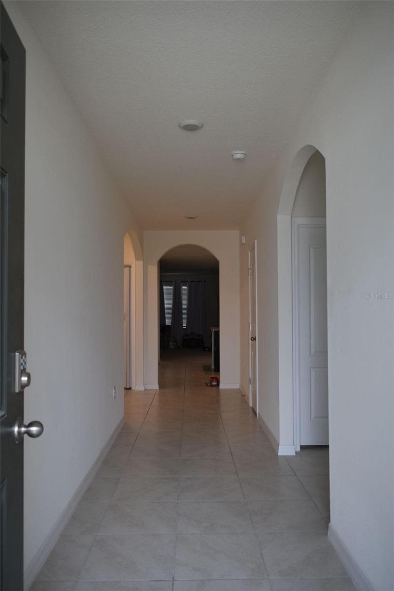 476 BOARDWALK AVENUE — photo 8 of 10