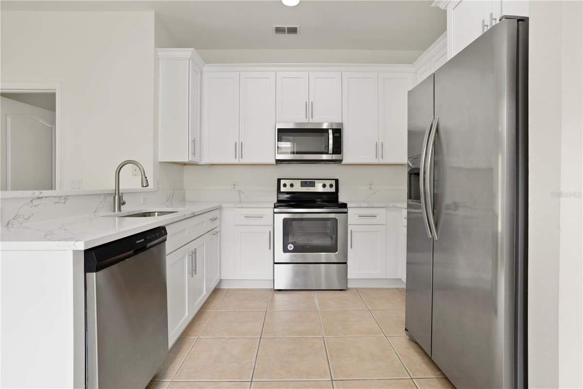 10402 EASTPARK LAKE DRIVE — photo 13 of 28