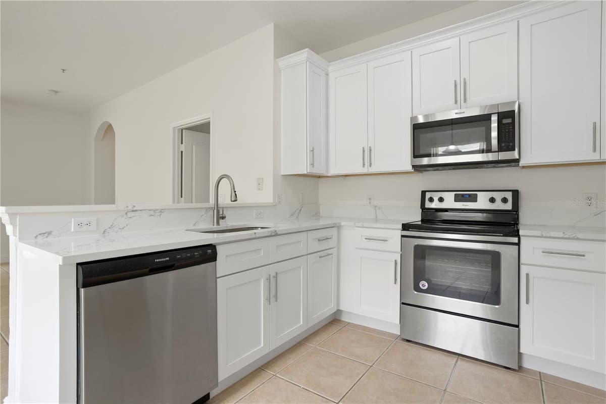 10402 EASTPARK LAKE DRIVE — photo 14 of 28