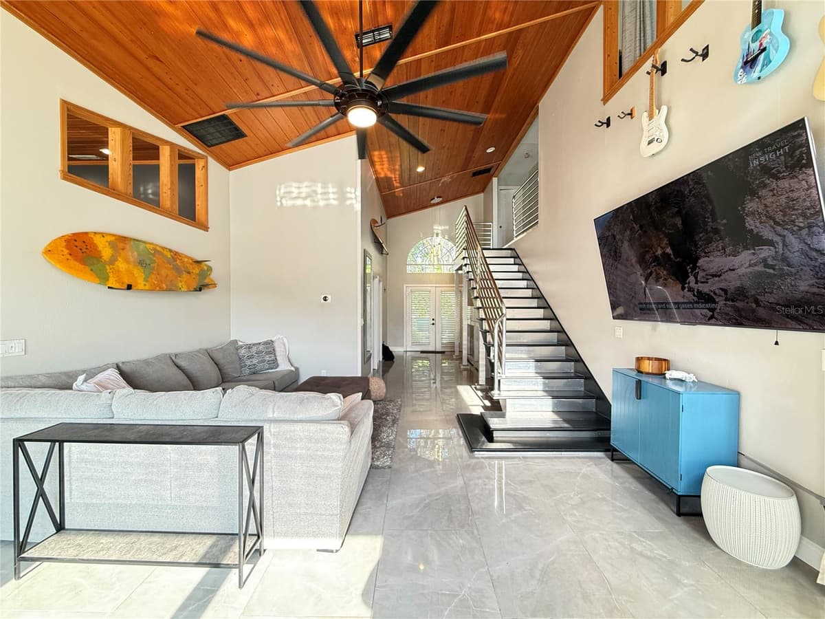 1 HARRIS CIRCLE — photo 17 of 100