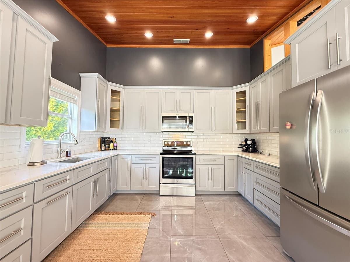 1 HARRIS CIRCLE — photo 15 of 100