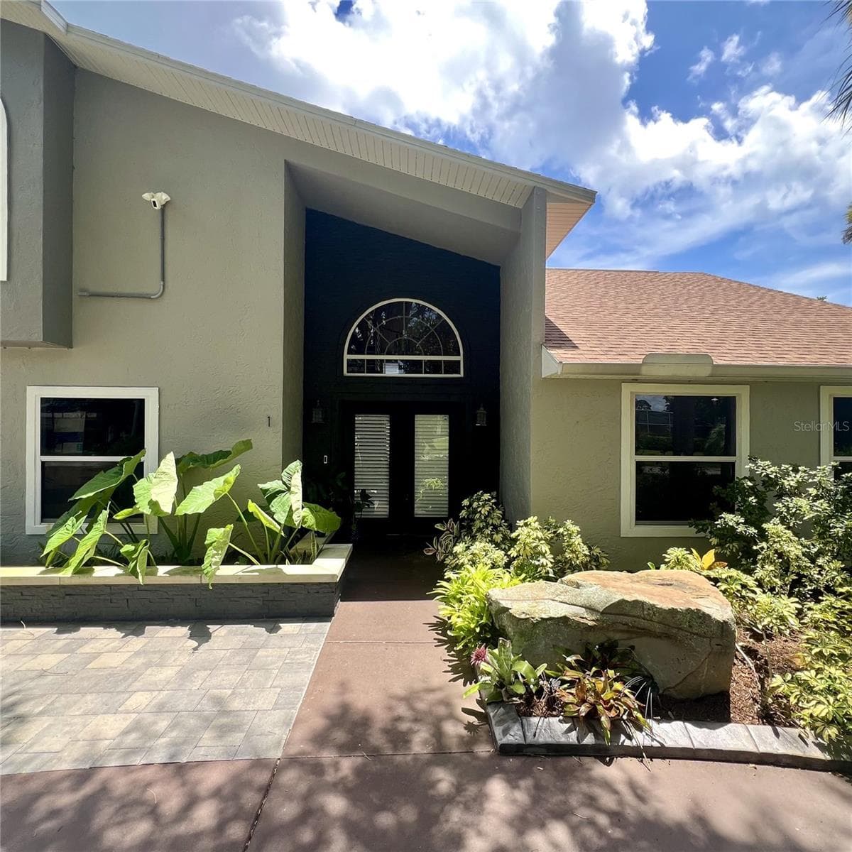 1 HARRIS CIRCLE — photo 2 of 100