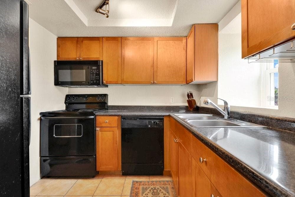792 MICHIGAN STREET — photo 9 of 29