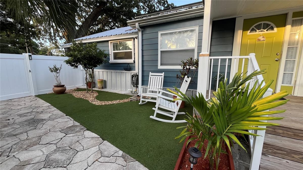 2301 IDLEWILD AVENUE — photo 3 of 38
