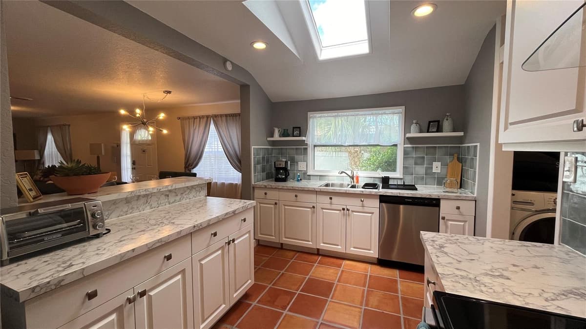 2301 IDLEWILD AVENUE — photo 12 of 38