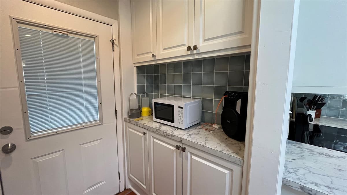 2301 IDLEWILD AVENUE — photo 14 of 38